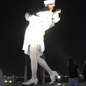 Meet your Posher, Dania